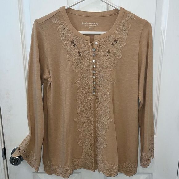 Soft Surroundings Khaki Button up Popover with lace accents - Picture 1 of 12
